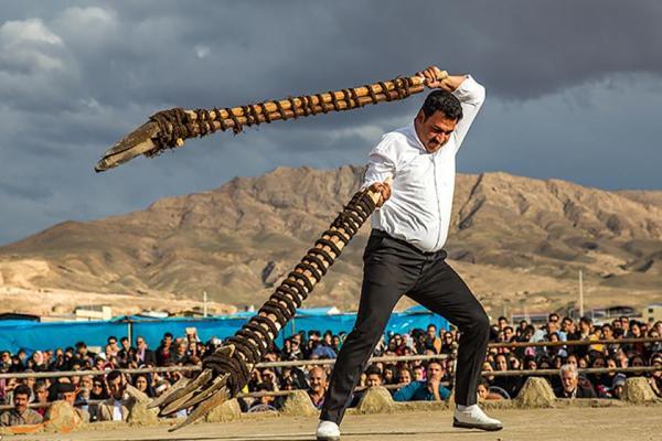 برگزاری آیین سنتی بیل گردانی در نیم ور محلات برگزاری آیین سنتی بیل گردانی در نیم ور محلات